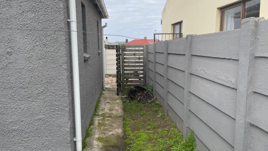 2 Bedroom Property for Sale in Forest Hill Eastern Cape